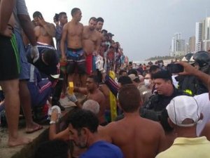 Helicóptero da Globo cai e deixa mortos no Recife