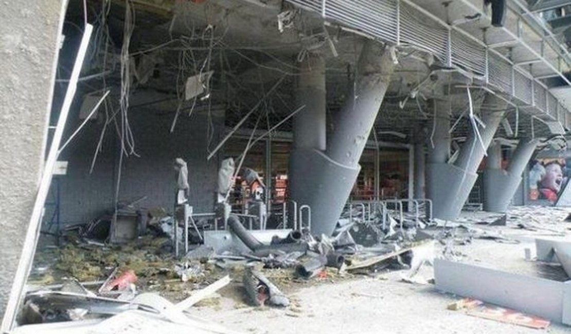 Donbass Arena, estádio do Shakhtar, é bombardeada em Donetsk