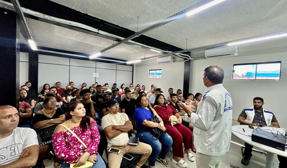 Vigilância capacita comerciantes de pizzarias sobre boas práticas sanitárias