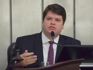 “Prematuro é fazer avaliação sem candidatura posta”, dispara Davi Davino