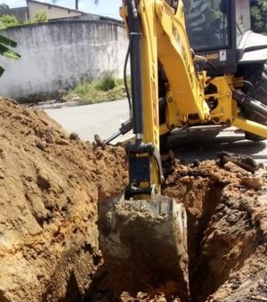 Prefeitura faz manutenção em rede de drenagem no Pinheiro