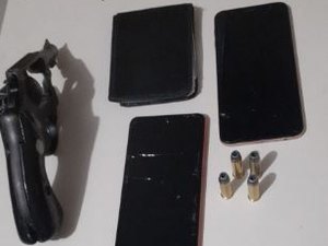 PM impede fuga de criminosos e recupera veículo roubado no Sertão