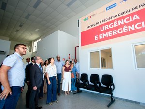 Governador em exercício visita Hospital Regional de Palmeira dos Índios