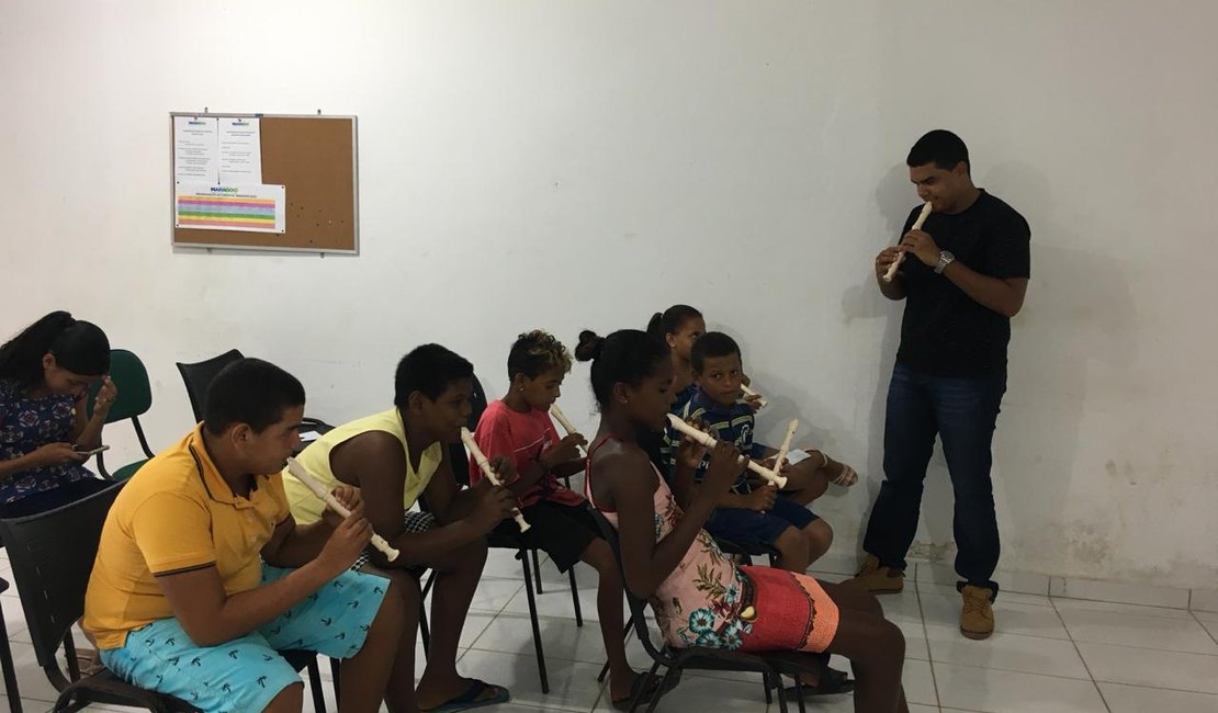 Crianças e adolescentes do Deda Paes formam banda de música