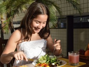 Nutricionista do HGE orienta profissionais sobre os perigos do colesterol