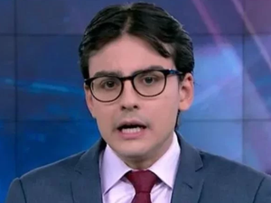 Dudu Camargo é demitido do SBT após toalha suja e fezes em chão de camarim