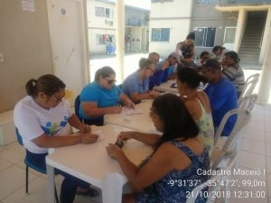 Casal regulariza situação de moradores do Residencial Maceió I