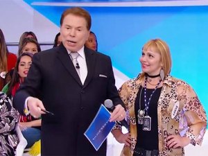 Silvio Santos faz piada de mau gosto com Paolla Oliveira