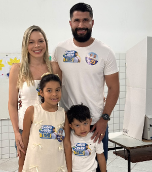Delegado Fabio Costa vota em Maceió e diz confiar na escolha dos alagoanos