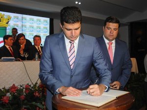 Rui autoriza solicitações de empréstimos para revitalizar bairros de Maceió