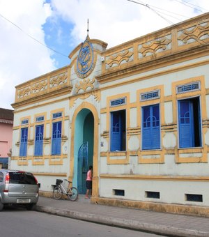 Governo de Alagoas reinaugura escola em Passo do Camaragibe