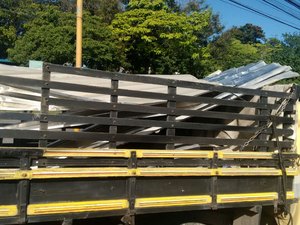 Trio é preso tentando roubar telhado de alumínio na Ponta Verde