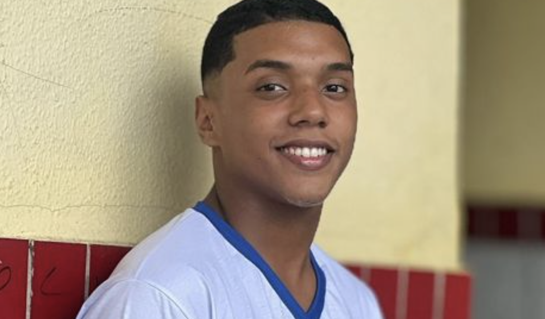 Jovem cabeleireiro é assassinado com pelo menos quatro tiros na Ponta Grossa, em Maceió