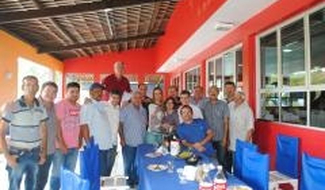 Câmara Municipal de Arapiraca presta homenagem aos pais