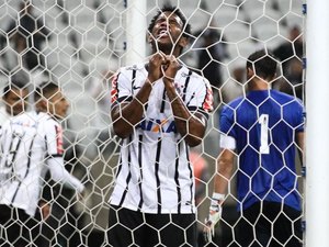 Corinthians empata com Bahia no Itaquerão