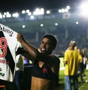 Andrey Santos é registrado no BID e reforça o Vasco contra o Flamengo