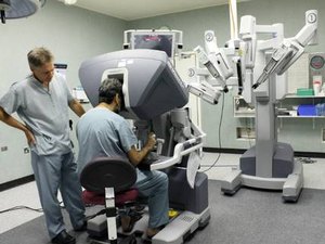 Paciente morre após erro de robô durante cirurgia cardíaca