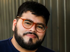 Jornalista alagoano Maylson Honorato estreia na ficção com ‘Bromélias Imaginárias’; livro está em pré-venda