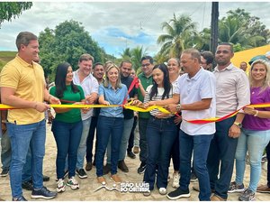 Prefeita Márcia Cavalcante inaugura calçamento do assentamento São Frutuoso