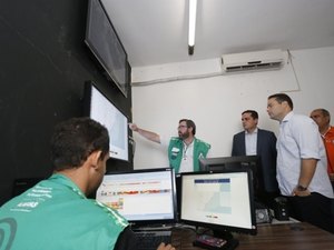 Governador anuncia plano conjunto de socorro às vítimas das chuvas