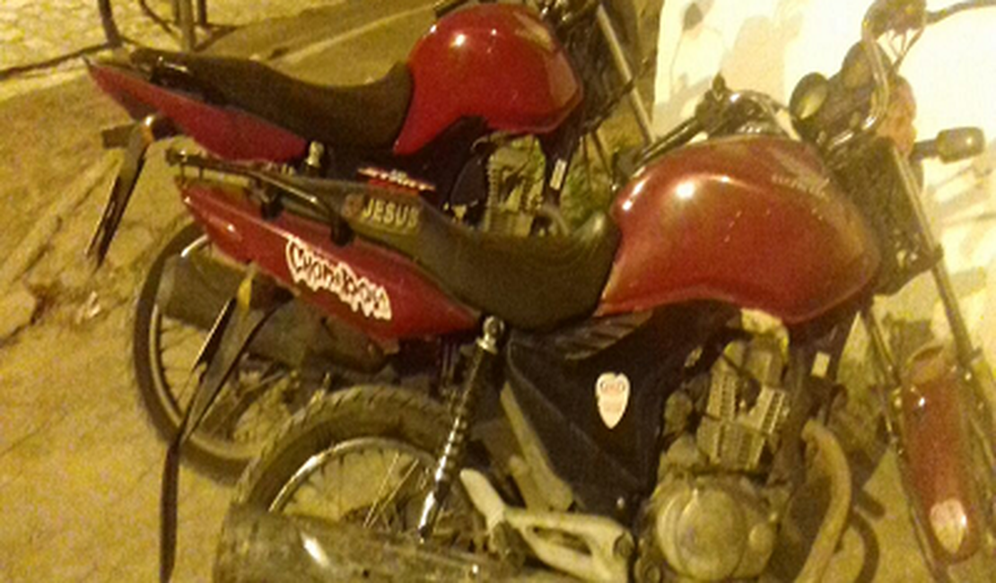 Polícia recupera duas motocicletas roubadas no bairro do Benedito Bentes