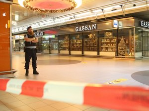 Após ameaça de bomba aeroporto de Amsterdã é parcialmente evacuado 