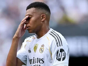 PSG não perdoa lambanças, nocauteia Real de Mbappé em 23min e vai à final