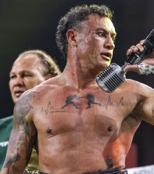 Popó nega agressão de filho a Wanderlei, mostra rosto machucado e diz que sofreu covardia: 'Quase me apagaram...'
