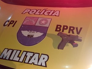 Motorista de 58 anos é preso com uma arma de fogo na AL - 220