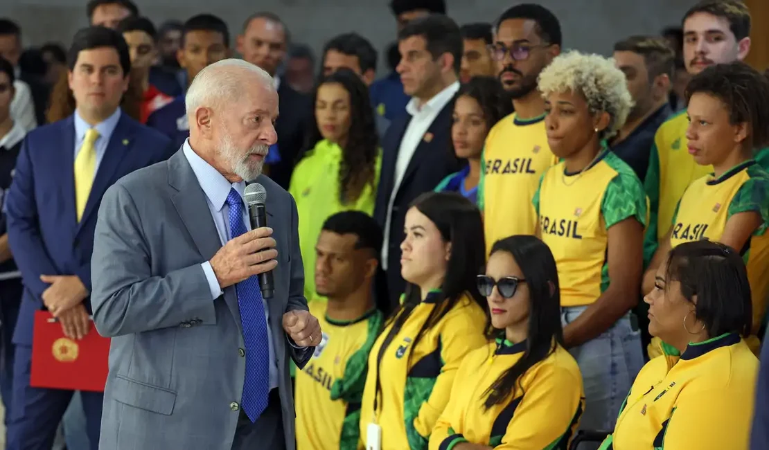 Lula assina decreto reajustando Bolsa Atleta em 10,86%