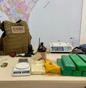 Operação contra homicídio prende suspeito e apreende drogas em Maceió