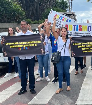 Mães de autistas protestam contra Seminário feito por plano de saúde; entenda o motivo