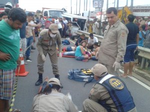 Acidente envolvendo cinco veículos deixa feridos em Arapiraca