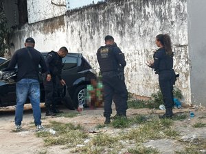 Polícia prende mulher trans em flagrante por furto em farmácia na Ponta Verde
