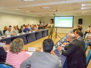 Trade turístico apresenta demandas do setor à bancada federal