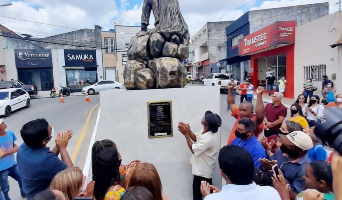 Prefeito Júlio Cezar destaca luta de negros pela liberdade, igualdade e democracia