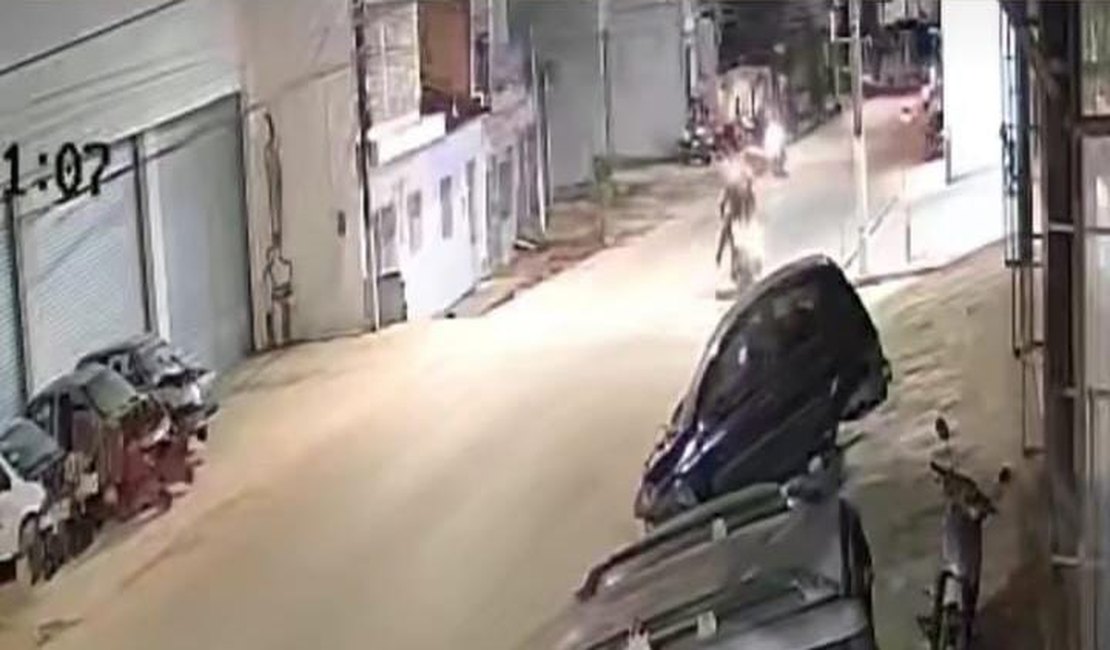 Motocicletas colidem frontalmente no bairro Olho d'Água dos Cazuzinhas