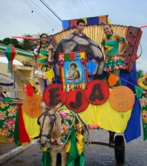 Carroceata promete espetáculo de cores, criatividade e shows nesta sexta (14) em Limoeiro de Anadia