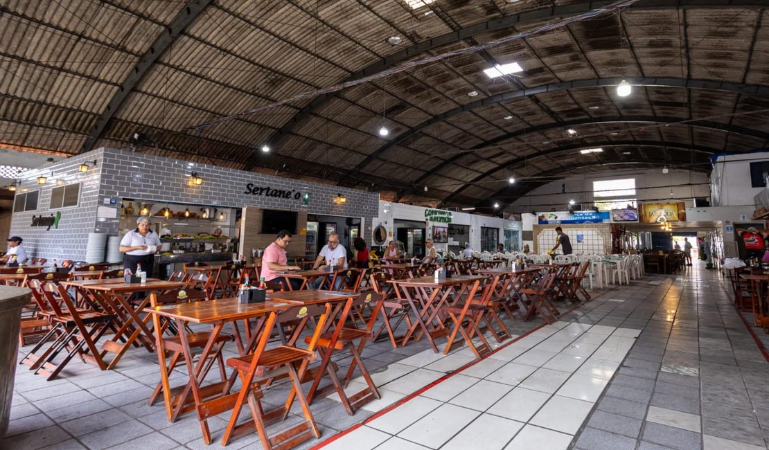 Governo dá a largada na transformação do Mercado de Jaraguá e organiza transição de permissionários para nova estrutura