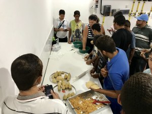 Curso de salgados gera oportunidade para dependentes químicos