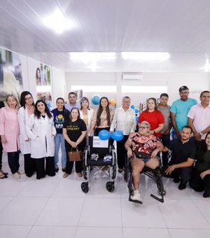 Prefeitura realiza entrega de cadeiras de rodas a 16 pessoas com deficiência