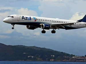 Azul vai deixar de atender 13 cidades no Brasil e cortará 53 rotas