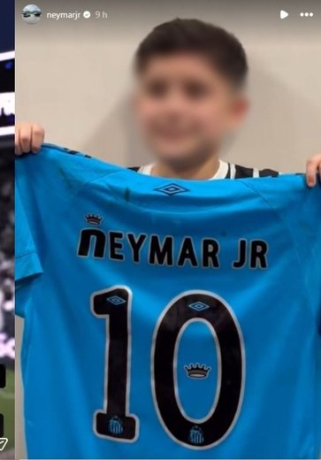 Criança é hostilizada após ganhar camisa de Neymar em jogo do Corinthias X Santos