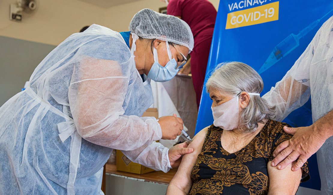 Mais de 1.000 arapiraquenses já receberam a primeira dose da vacina contra a Covid-19