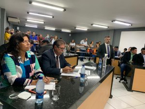 Vereadora ressalta capacidade técnica de secretária e transparência de dados na CPI da coleta de lixo