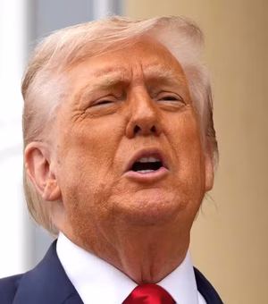 Trump adia para 6 de agosto tarifa de 50% sobre produtos brasileiros
