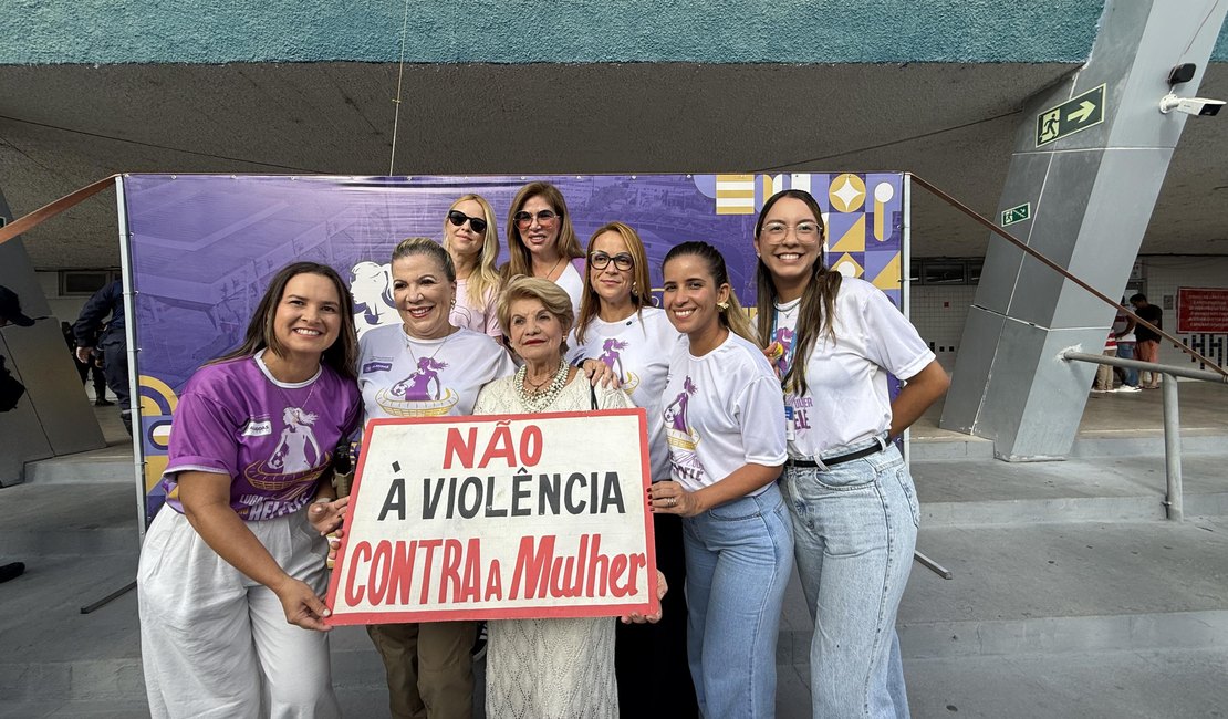 Rede de Atenção às Violências participa da Campanha Lugar de Mulher é no Rei Pelé