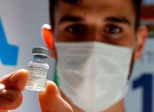 Vacinas contra Covid: imunização em massa já aponta queda de infecções e internações em Israel