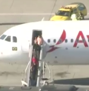 Avião faz pouso de emergência em Cumbica minutos após decolar