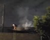 Casa pega fogo com mãe e três filhos dentro e mobiliza vizinhança na cidade de Rio Largo